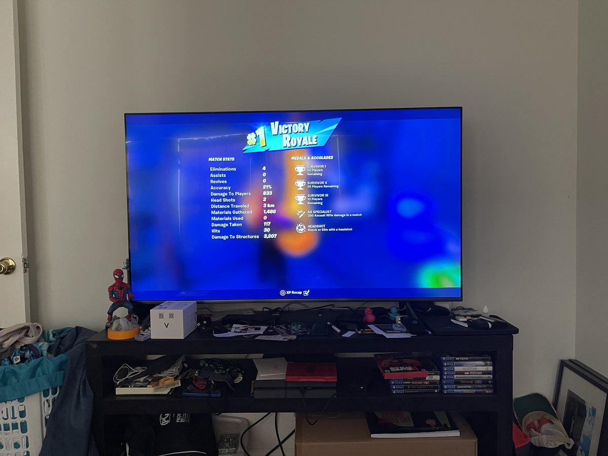 Pulling off a solo victory!!! <a href="/FortniteGame/">FortniteGame</a>
