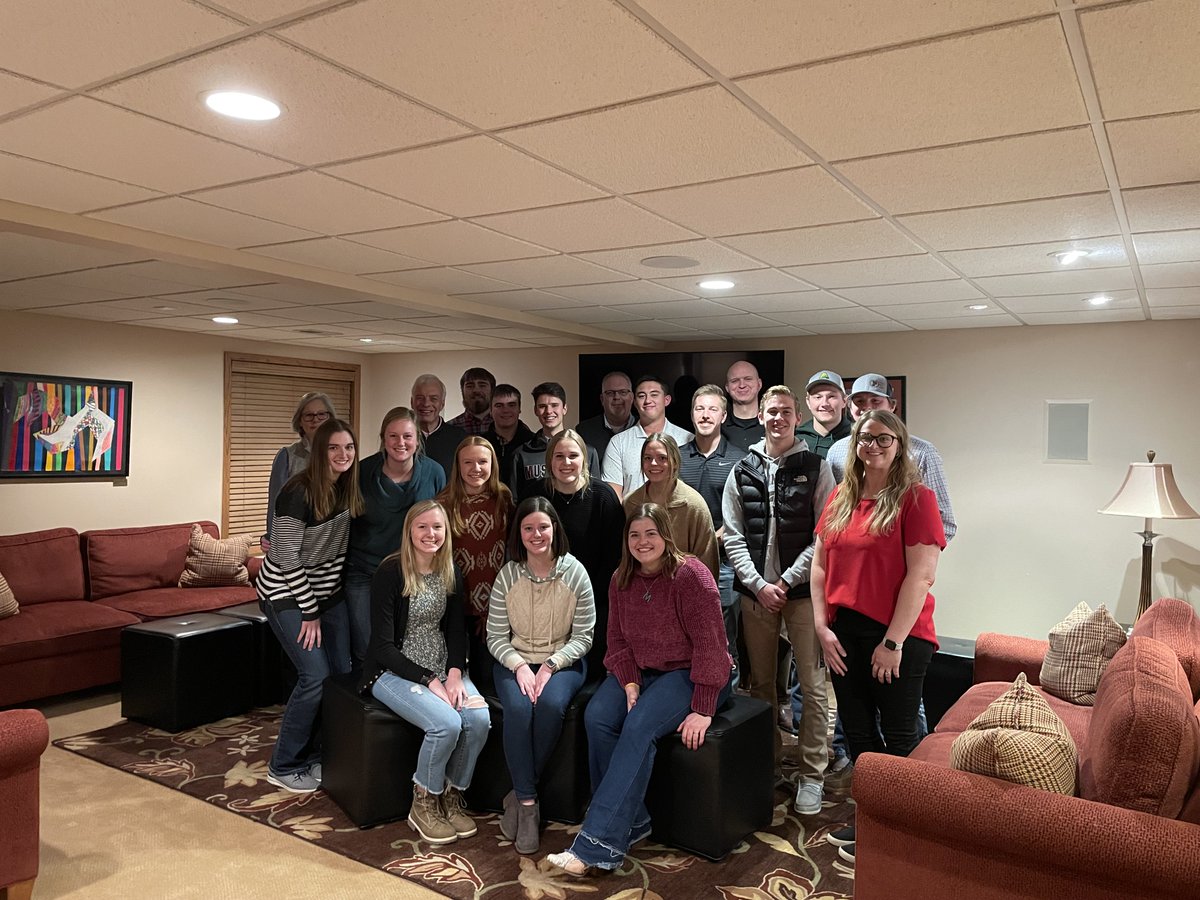 On January 25, the Ag Club made a visit to President Reynder's house to celebrate how much he has supported our club during his time at Morningside! He hosted a delicious supper and we discussed all of the student's plans going forward after graduation.  He will be missed!