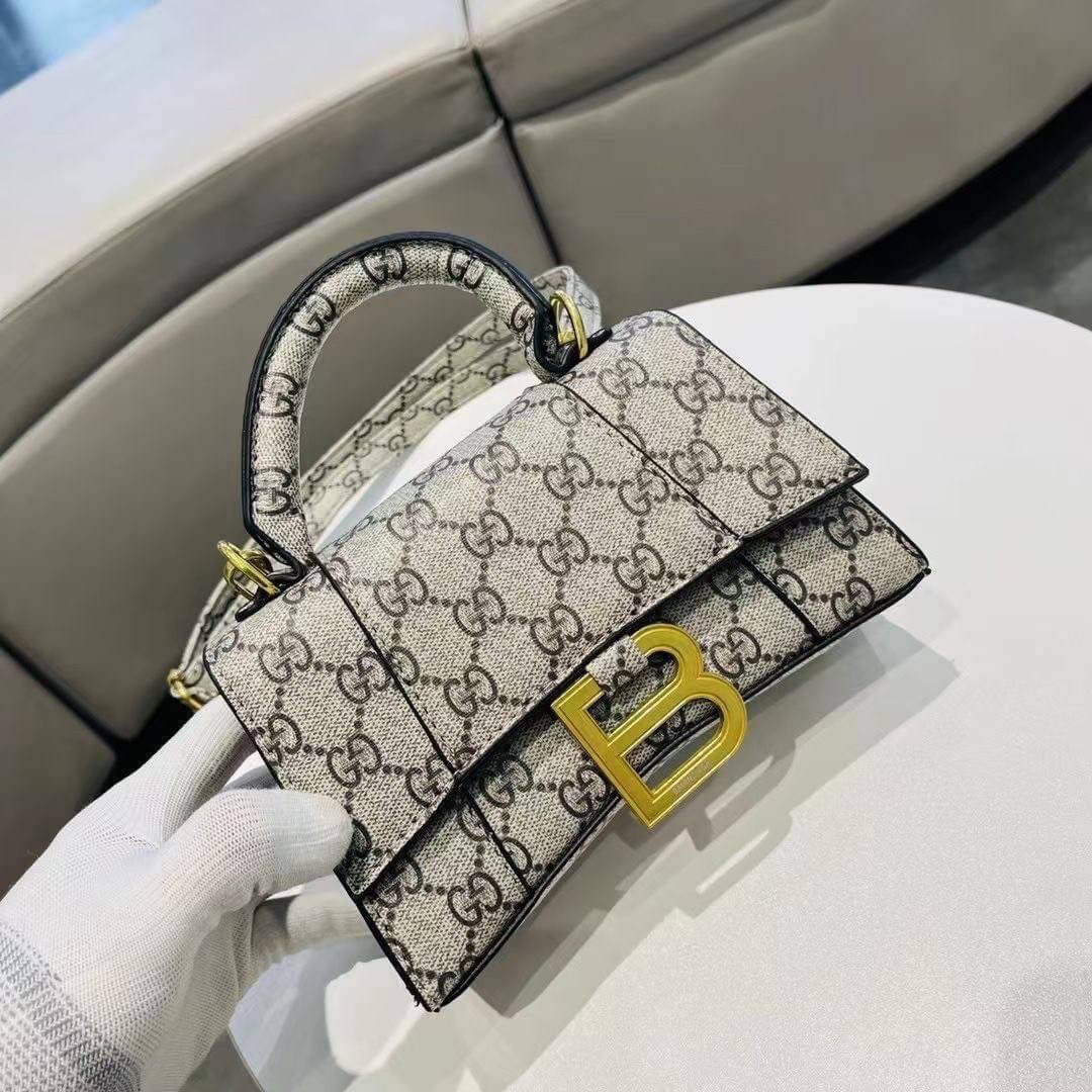 Beatbuff16's tweet image. #พร้อมส่ง  #กระเป๋า  370฿
กระเป๋า gucci x balenciaga hourglass bag 
คอลล่าสุด เปิดตัวระหว่าง Gucci และ บารอง

✔ขนาด + - นิดหน่อย 
     ยาว ฐานล่าง 7"1/4  บน 6"1/4 × 2.5" × 4.5"

ค่าส่ง50+10
#Dropoff✅