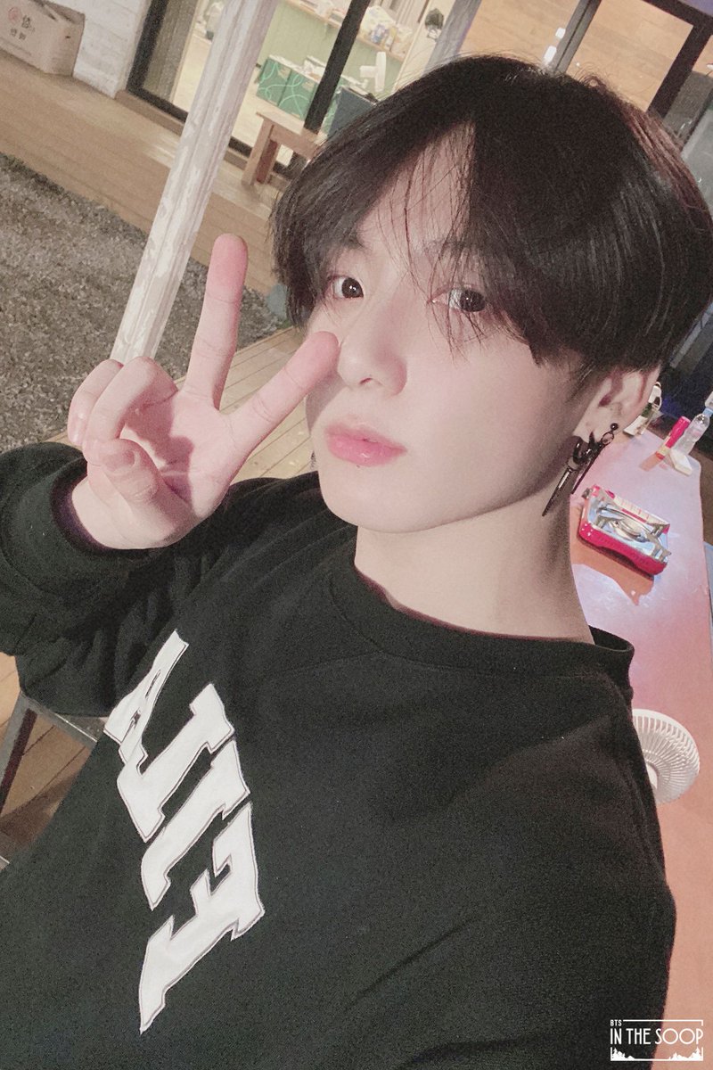 1230cgV0613's tweet photo. 정구기 보고싶다
I vote for #BTSARMY for the #BestFanArmy at the #iHeartAwards @BTS_twt #BTS_Butter https://t.co/NzWXOdco02
