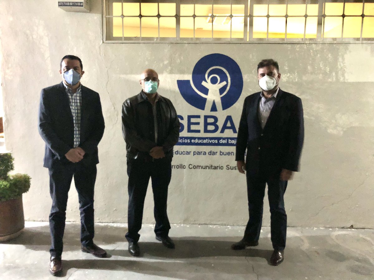 JesusOviedoH's tweet photo. Reconocemos el trabajo de German Estrada al frente de Servicios Educativos del Bajío A.C., pudimos conocer las distintas actividades que realizan con grupos vulnerables en la ciudad de León. https://t.co/NMnfzHlovz