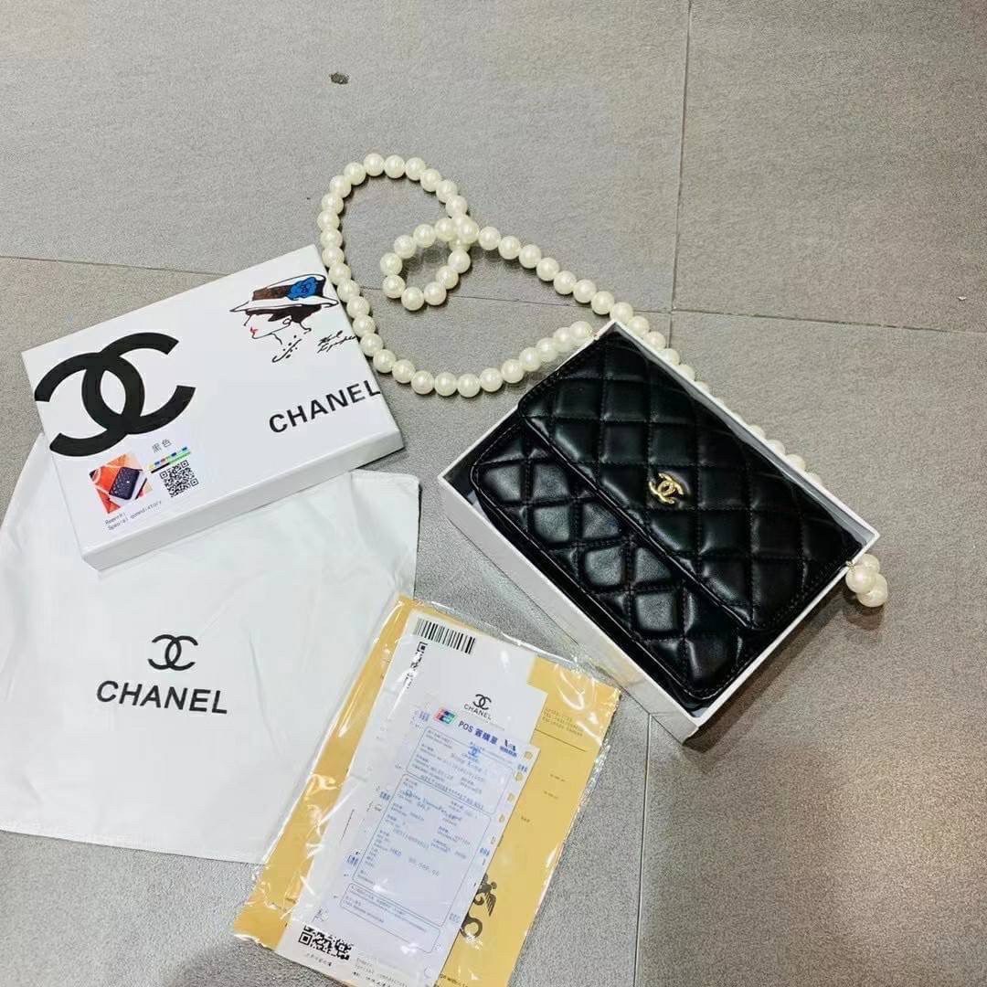 Beatbuff16's tweet image. #พร้อมส่ง  #กระเป๋า  399฿

Chanel สายมุก  
กล่องขาว รุ่นใหม่ อุปกรณ์ครบ หนังนิ่ม ( หนังLamp )
ซับในสีแเดง สวยหรู คุณหนูมากจ้า
ที่สำคัญใส่โทรศัพท์ได้นร้าา  ใบเดียวจบ

✔ขนาด + - นิดหน่อย 
     7.5" × 4.5" × 1.5"   สายมุกยาว 39.5"-40"

ค่าส่ง50+10
#Dropoff✅