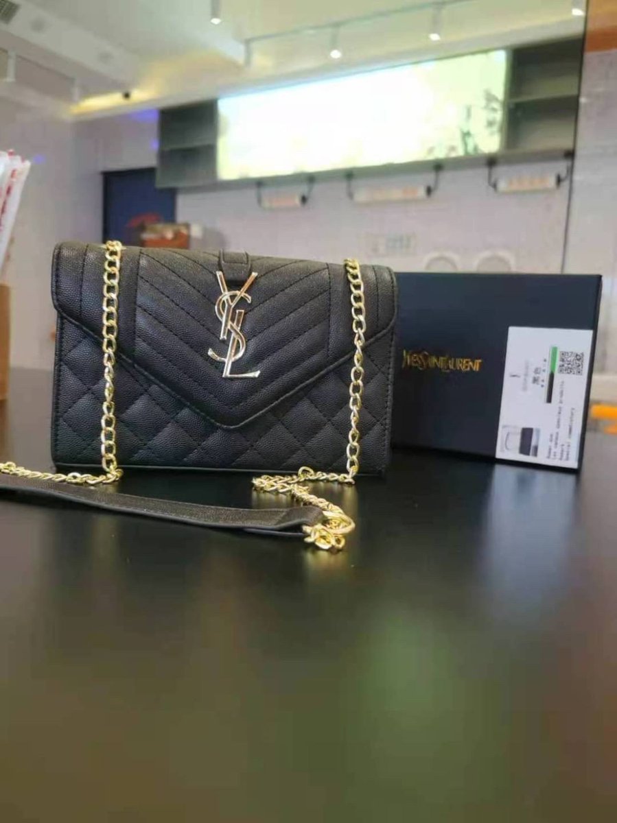 Beatbuff16's tweet image. #พร้อมส่ง  #กระเป๋า  ราคา 390 บาท 

กระเป๋า YSL Envelope Bag crossbody #งานกล่อง 
งานหนัง pu คาเวีย ที่เป็น Style หลักของแซงโรรอง 
สวยสุด🌟🌟🌟  แบบไม่ควรพลาดดดด 
ใส่ของได้จุใจจจ สวยหรูดูแพง

✔ขนาดวัดจริง + - นิดหน่อย 
     8"1/4 × 2"1/4 × 5"สูง

📮 ค่าส่ง 50 บาท ต่อไป + 10 บาท