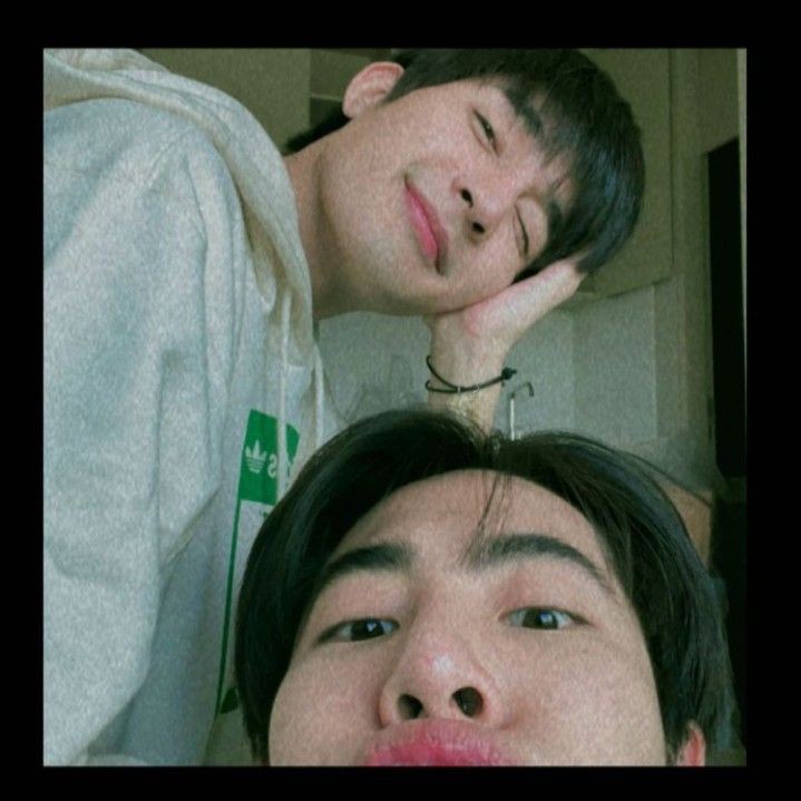 brightvachlove's tweet photo. holaaa soy fri, vuelvo aquí cada mil años jejeje tengo 18 años, amo mucho a Earth y Mix y atots es mi serie favorita, soy medio divertida por si quieren amigar ⊂((・▽・))⊃ https://t.co/Q7C1htOQkm