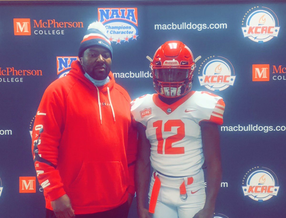 Beyond blessed to announce that I’ll be committing to McPherson college!!! #GOBULLDOGS 🔴⚪️ <a href="/CoachPankey/">Clayton Pankey</a> @Coach_EKnight <a href="/CoachJFisc/">Coach Fiscus</a>