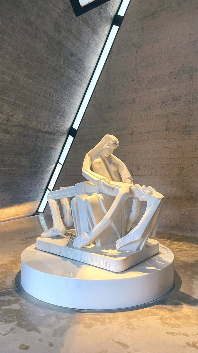 eu_er's tweet image. La piedad según Pablo Atchugarry.-