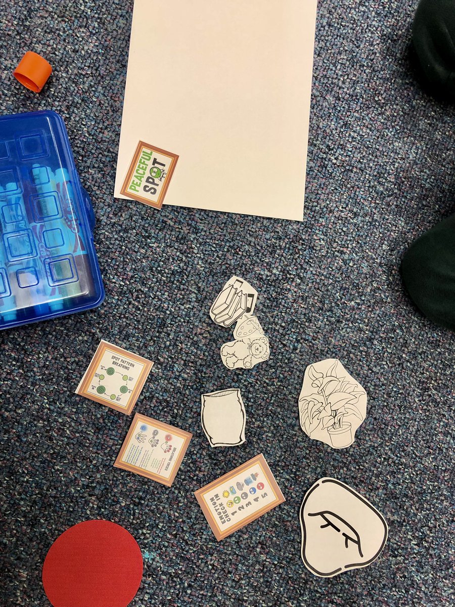 MalDahlquist's tweet photo. Had so much fun designing our own #PeacefulSpots today in group! What would you put in your Peaceful Spot to find your calm? #SpotOfEmotion #FeelingFriends #EmotionDetective #socialwork #weared34 #henkingrocks https://t.co/kPq4uZZ1LZ