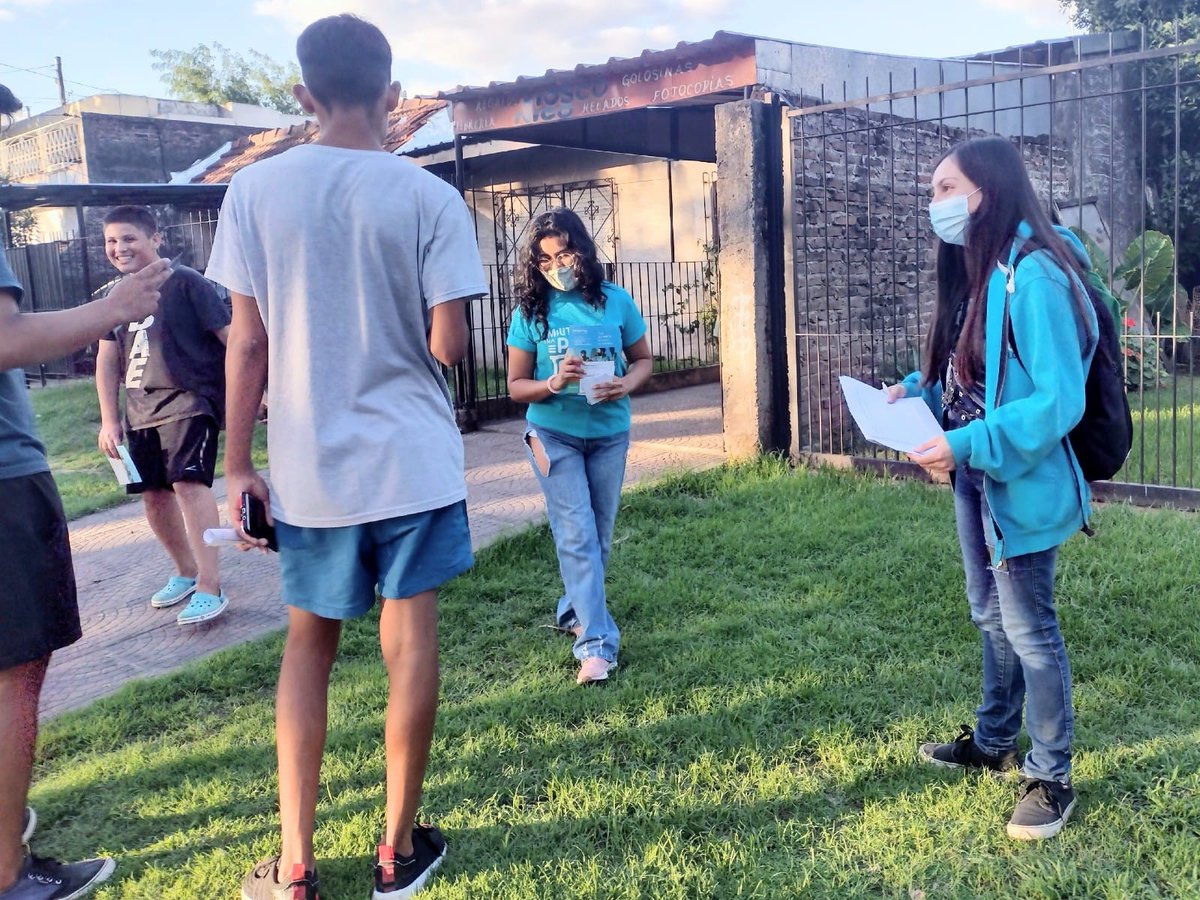 juvenemerlo's tweet photo. 💙 Hoy en #AltosDeMerlo realizamos un casa por casa, llevando la propuesta del Progresar 16 y 17 años a cada pibx y a las familias del barrio. 

➡️ A su vez, hicimos difusión del #AltoCine que vamos a llevar adelante el sábado a partir de las 19:30hs. en la Plaza de Altos .✨✌🏻 https://t.co/d5ACZysAhh