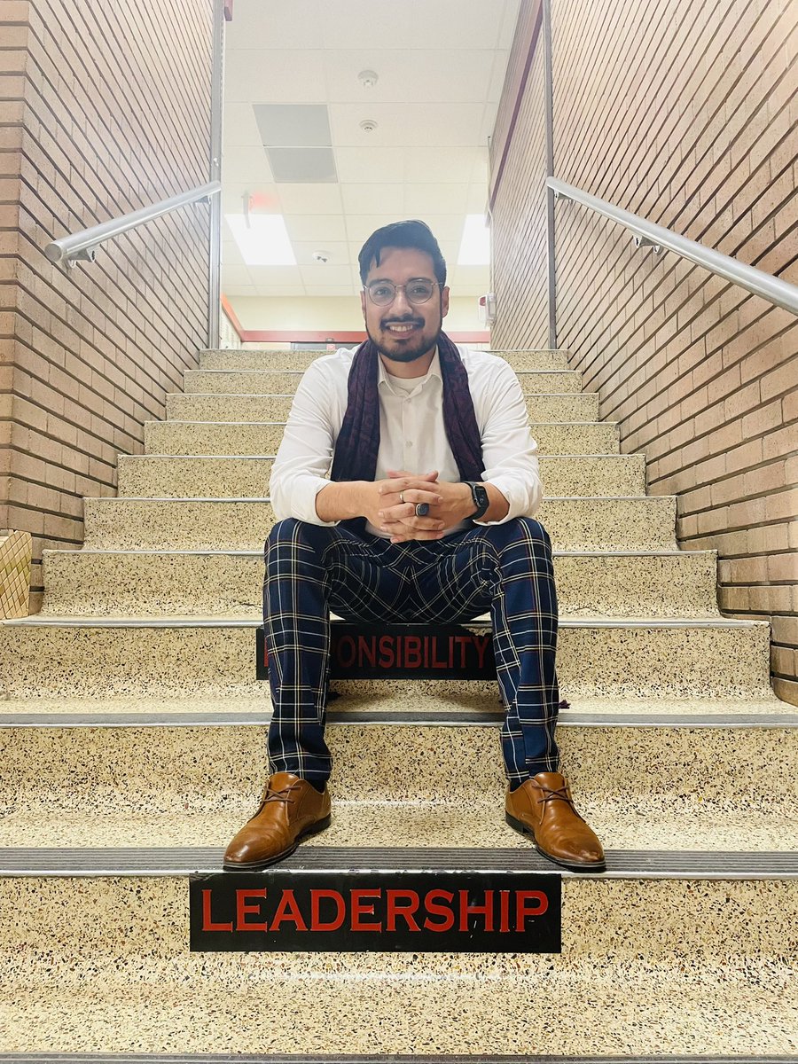 Mr_Posada_'s tweet image. Sometimes you have to show up and show out. Was feeling and looking studious today, my students called me a professor and one class applauded me and said they were proud I am becoming a principal. 
#ProfessorP #PrincipalP #PrincipalInTheMaking #Dapper #Teacher #MrP #MrPositivity