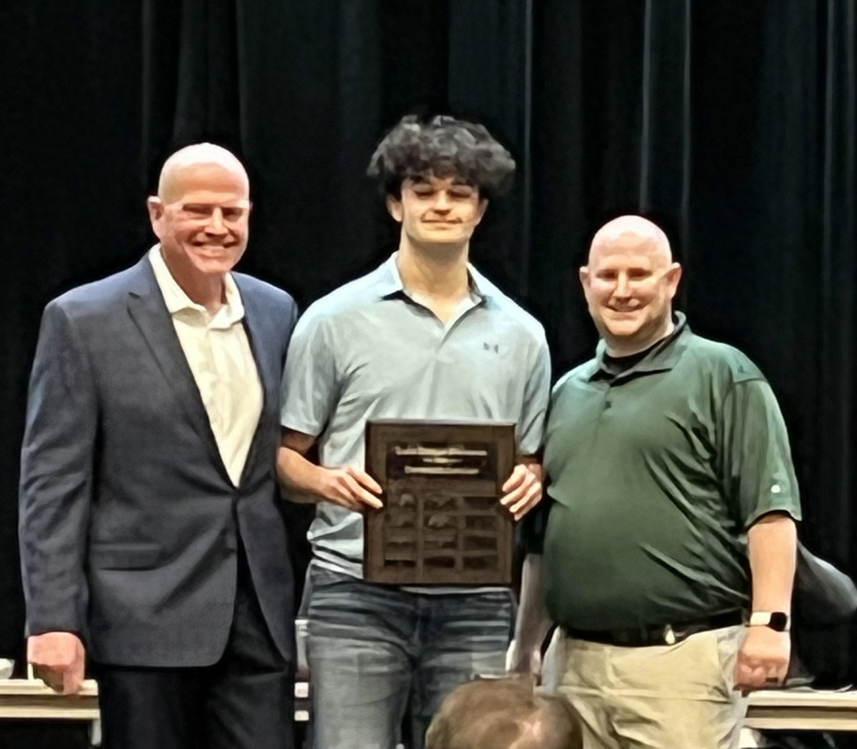 jesse_mc01's tweet photo. Thank you @recruitLD and all my coaches for the honor of Defensive Lineman of the year for the 2nd year in a row.  And thank you to QB Club for the scholarship!    #LakeDallas https://t.co/xMtr3yCHLE