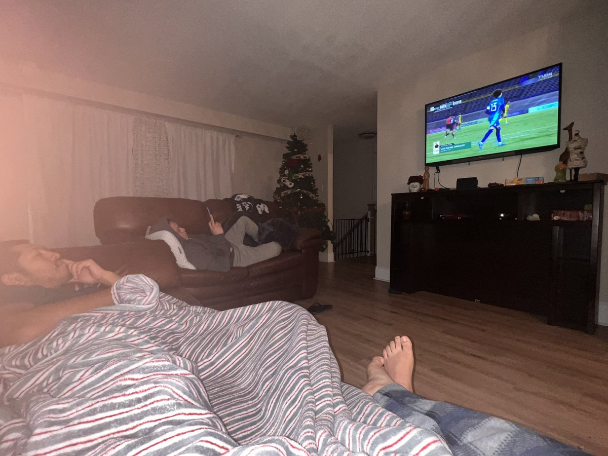 IIblueeII's tweet photo. Saludos desde Canadá. #AlRitmoDeReggae  vamos méxico y querido. https://t.co/M712dIffS8