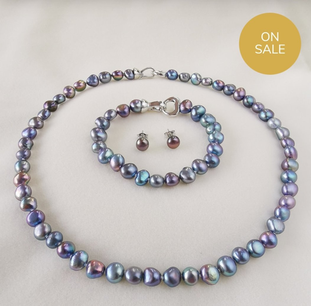 Beautiful Baroque Pearl Set for that special someone. Surprise her for Valentine's Day! Available in white, black, pink or purple pearls.
especiallyforyou.shop/womens-baroque…
#valentinesday2022 #jewellery #jewelry #pearls