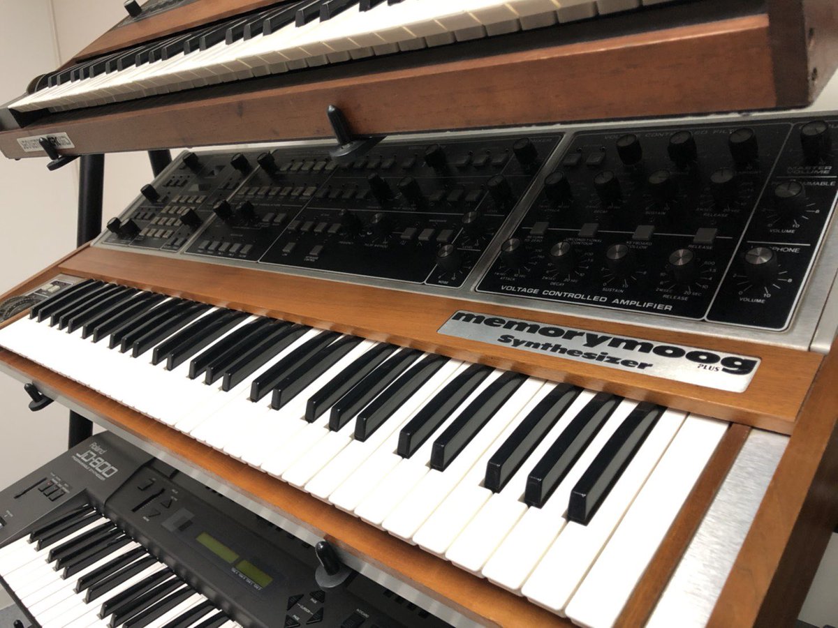 prophetRisa's tweet image. ファーストシンセはmemorymoog PLUS。見た目も音もいいです。
#memorymoog #moog #synthesizer #シンセサイザー