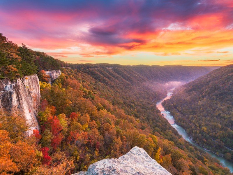 GodFearingGator's tweet image. Alot of folks want to get married in a church. Me, I want to get married in Fayetteville, West Virginia on the New River Gorge walk located right by the New River Gorge in the Fall when the leaves change. I mean look at this. It's beautiful.