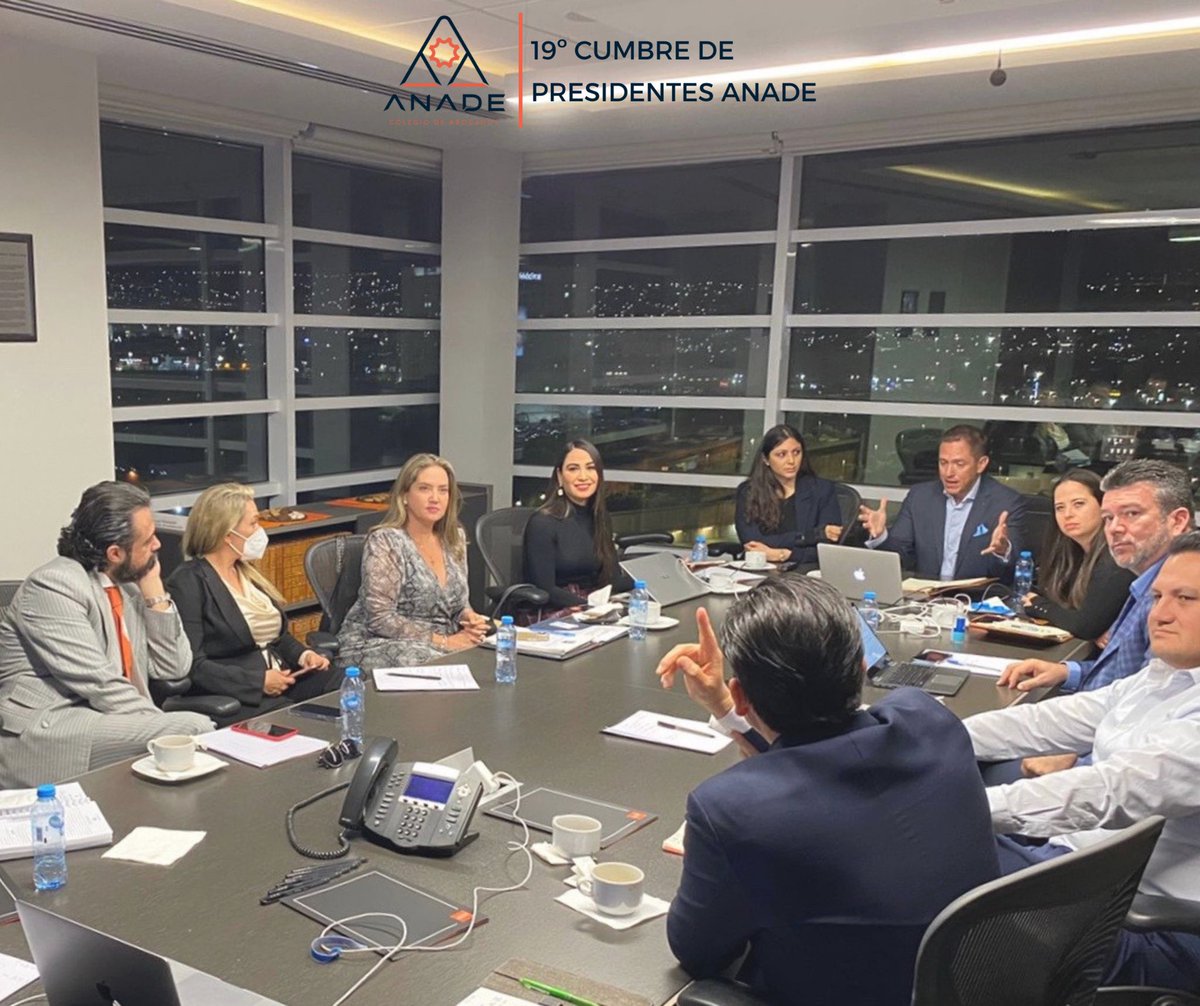 ANADEcolegio's tweet photo. Hoy celebramos la 19 Cumbre de Presidentes de Secciones #ANADE en la que refrendamos el compromiso de consolidar a la @ANADEcolegio a nivel nacional.

Gracias @BashamLegal #Querétaro por habernos recibido en sus oficinas. https://t.co/IzZbT7P0Bm
