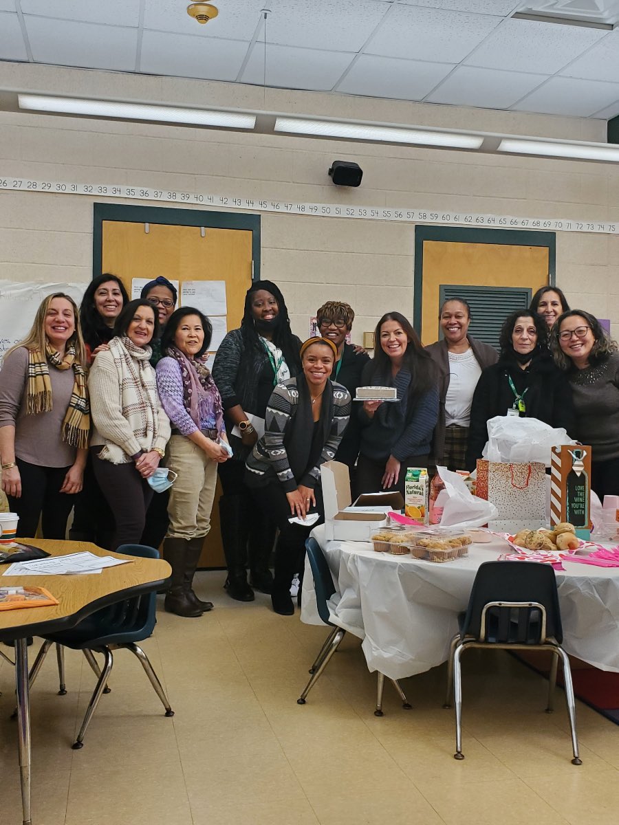 I am so grateful to have worked with the most amazing kindergarten team! What a surprise this morning! I am going to miss them so much! This is very bittersweet! On to new things as the student advisor at Morris Avenue! Thank you ladies! 💕😭