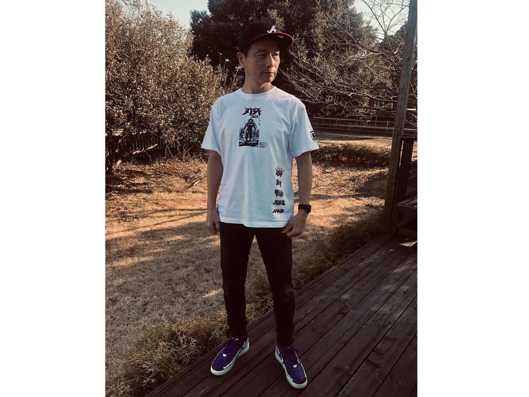 連載30周年記念 地上最強刃牙展ッ In東京ドームシティ 公式 3 5 土 4 17 日 開催予定の 刃牙展 限定tシャツ付チケット は いよいよ1 31 月 23 59で販売終了ッ 残り4日です Reversal 刃牙モデル 地下闘技場に降り立つ刃牙を 洗練された