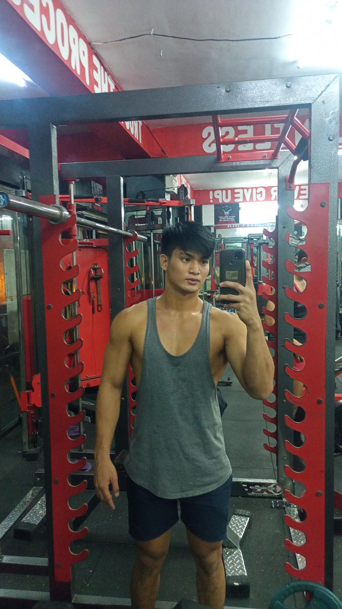 AdrianPoblets's tweet image. Gym time 💪