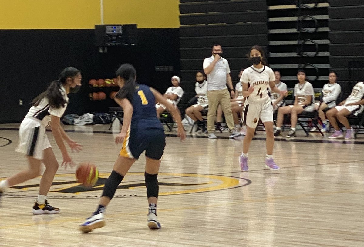plarabazan's tweet photo. Great game between Parkland Lady Novilleros and Eastwood Raiders. @reynahustles @PichardoHAP @DrLauraVen https://t.co/dPfR7CDgAJ