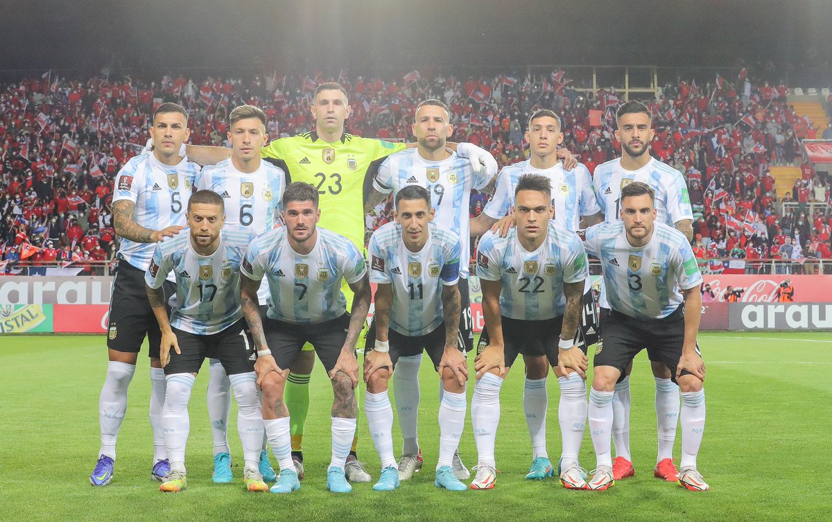 Argentina's tweet photo. 🏆 #Eliminatorias

#DatoAlbiceleste 🇦🇷

👉 Recuperaciones
🇦🇷 28
🇨🇱 14 https://t.co/MFThtvnoeR