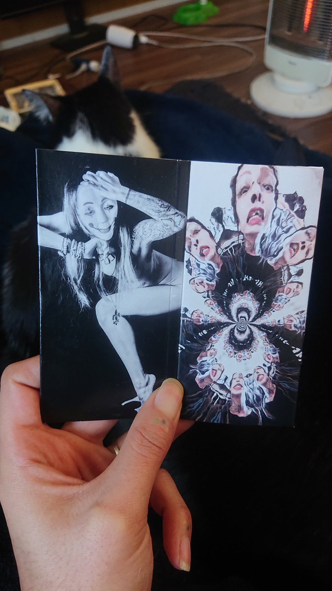 Void71962767's tweet photo. ローチ付きキングサイズペーパーはまだ在庫あります!
paper jesusを宜しくお願い致します~🤩
#paperjesus https://t.co/KRX728DhAw