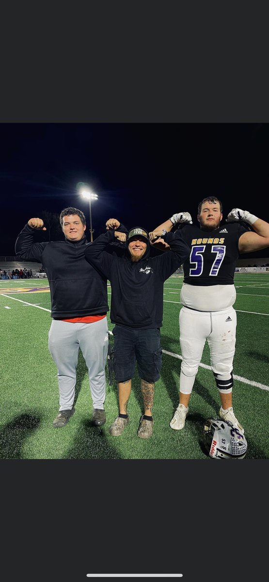 Mackadams5757's tweet photo. Going into my senior year at 6’6 328 https://t.co/lwcGlxLuN7