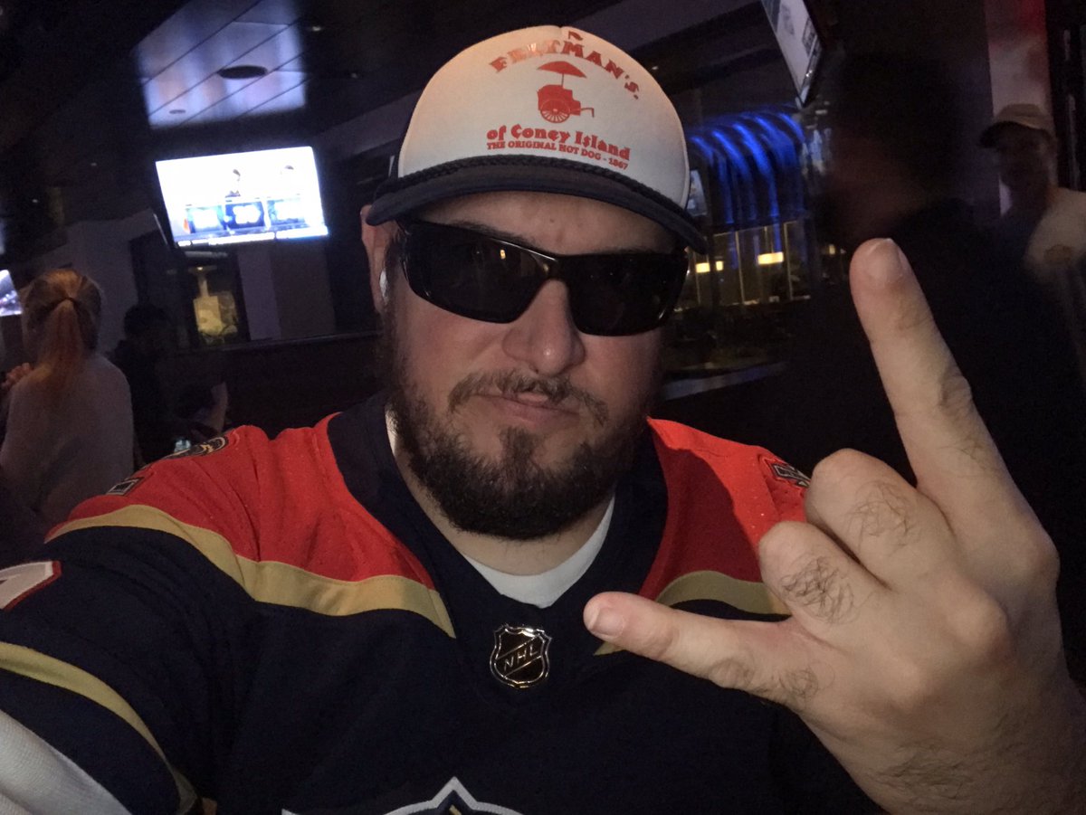 hawk954's tweet image. #VictoryShades 

IYKYK

If not, ask @DougPlagens all about it!

#WorldFamousTwitterSegment

#TimeToHunt