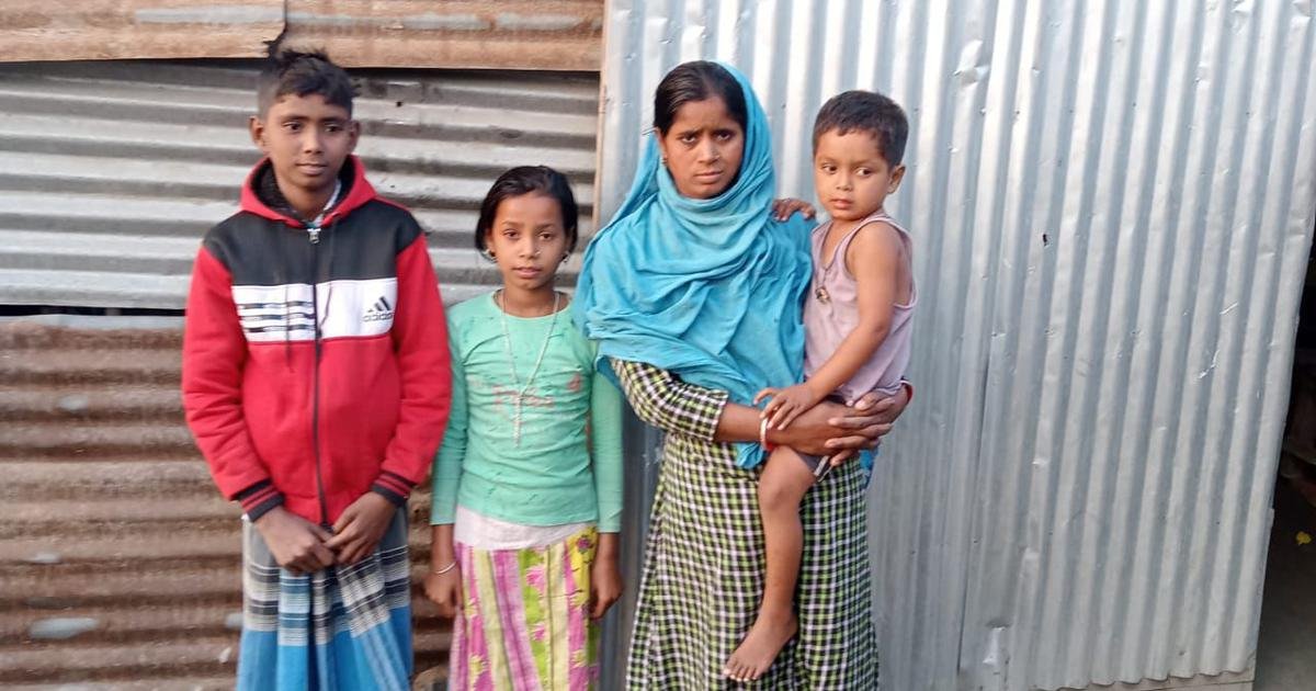 scroll_in's tweet photo. Four months after violent #Assam evictions, displaced families say they got no relief from the government

Two people were killed in alleged police firing – their families claim they are yet to get a post mortem report.
https://t.co/4qp8WOn4QG 

By @ROKIBUZZAMAN2 https://t.co/Ogvd6KJalI