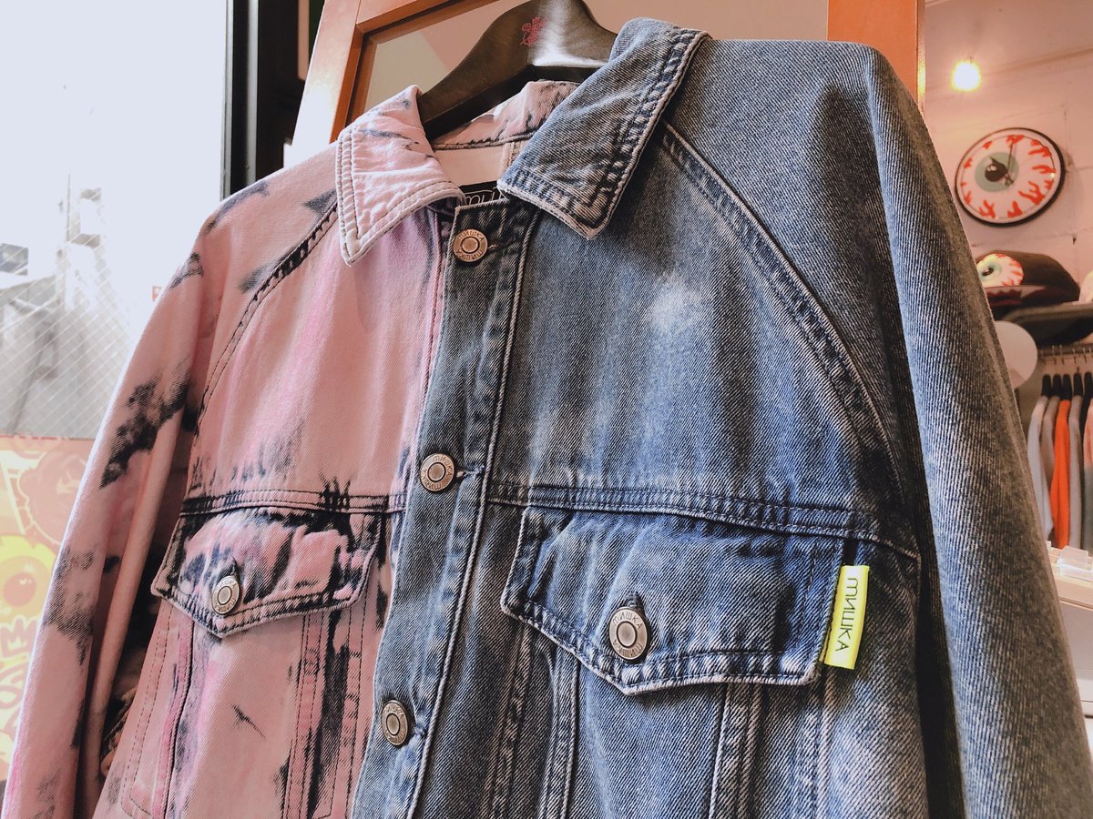 MISHKATOKYO's tweet photo. ○BEAR MOP DENIM JACKET (M61000521)
M / L /XL
¥20,900→¥14,630
左右カラーが異なるデザインが目を引くデニムジャケット😎
新作アイテム一覧⬇
https://t.co/66StrlwxfF
#mishka #ミシカ #ストリートファッション #MИШKA #MNWKA https://t.co/vnwPQ91Rcw