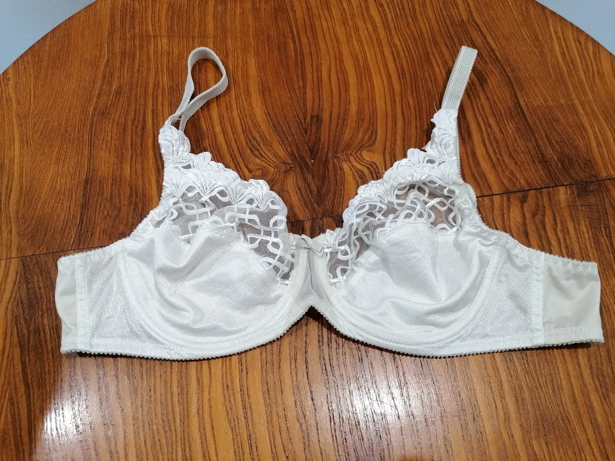 Vintage BRA, white bra with lace 80s, bra underwear vintage Lingerie bra, sexy  bra, US: 38 A https://t.co/V6wVcNuEFT #womensclothing #prelovedfashion  #sustainablestyle #EtsySocial #vintagelove #secondhandstyle #buysecondhand  #vintageclothing