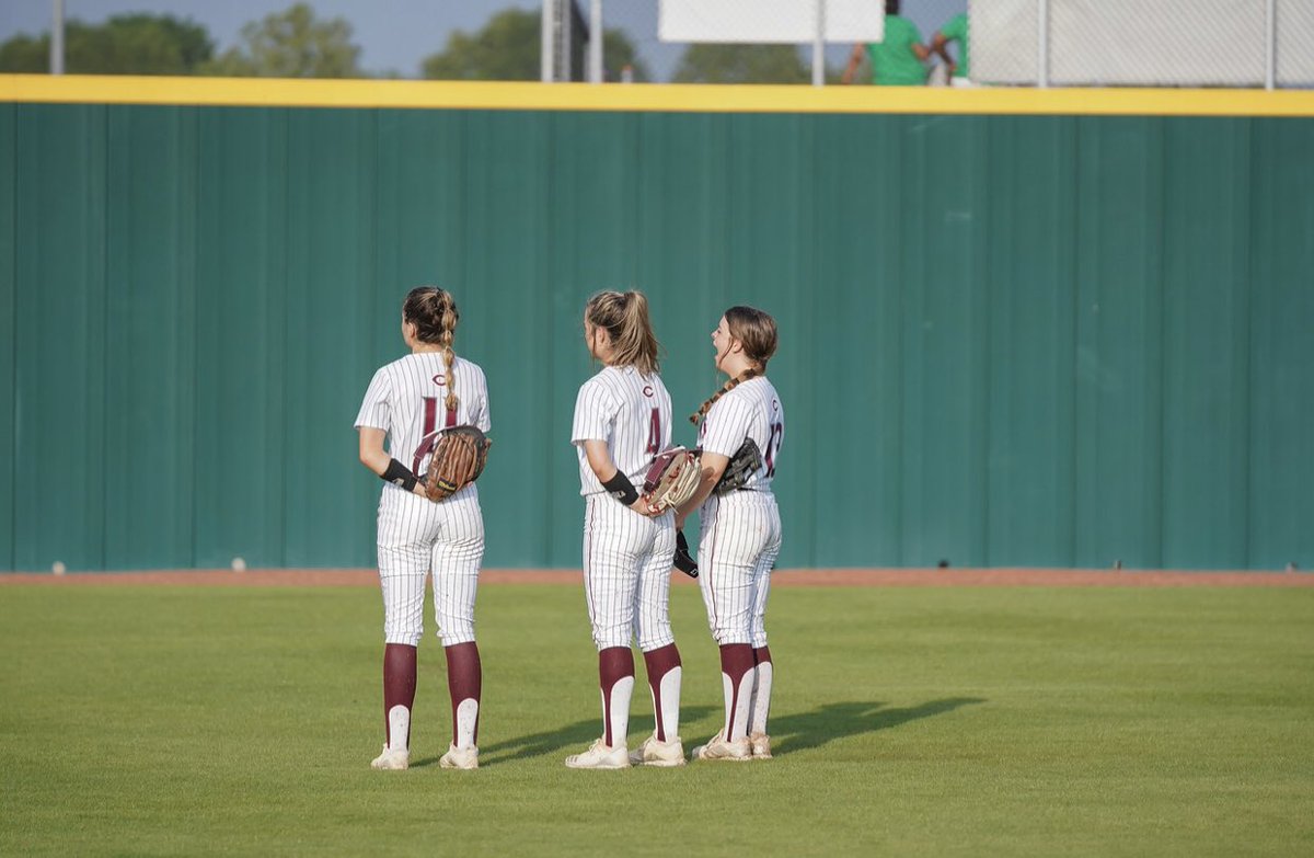 marynmacri's tweet photo. I am so extremely blessed and excited to announce my verbal commitment to @BMCSoftball !!!!Thank you to all of my coaches, my parents, and God for guiding me. I cannot wait to see what the future holds for me as a Topper🔥💪🏻 @TristanEllingb1 @BillSelby8 @SReed15 @EliteLevelP https://t.co/45u5NHIQmJ