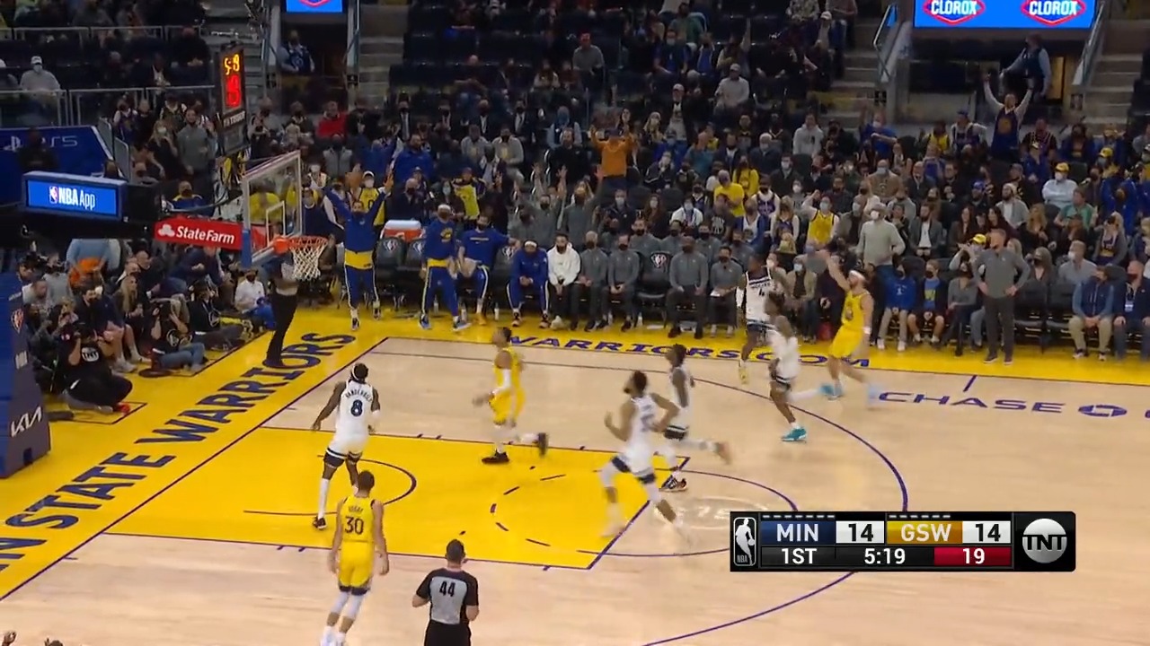 NBA on Twitter "💧 Splash Bros. 💧 Steph finds Klay for the triple on