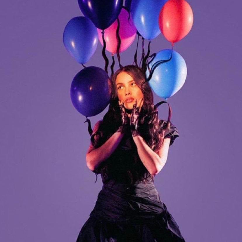 ChaineJose's tweet image. [🚨] RUMOR! 
#OliviaRodrigo estaría anunciando mañana fechas del #SOURTour en Latinoamérica! 
Esto después de que Universal Music Mexico publicó el mismo TikTok que publicó Olivia 1 día antes de la fechas de la gira en Estados Unidos y Europa!