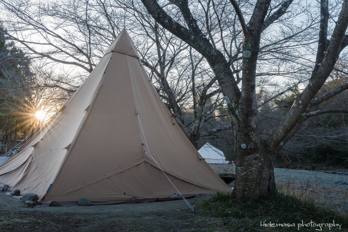 Hi_DesignFocus's tweet image. ときたまひみつきち
COMORIVER（コモリバ）

朝は氷点下だったので川が氷ってました
緑豊かな夏場も景色良さそうです

#ときたまひみつきち 
#COMORIVER 
#コモリバ 
#ソロキャン 
#キャンプ