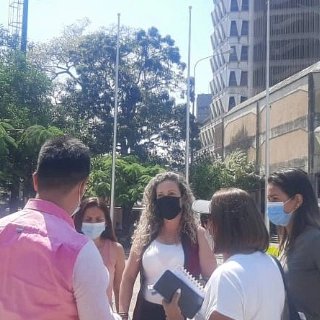 charlychaves's tweet photo. Nos reunimos en la Plaza Bolívar de San Cristóbal, con el Sec Gral de Gobierno @JiuvantHuerfano para finiquitar la organización de la 52ª edición de la Media Maratón de San Sebastián que se realizará el domingo 30/01. Trabajamos en un solo equipo, el del Gobernador @FreddyBernal https://t.co/zRCqj6JwHy