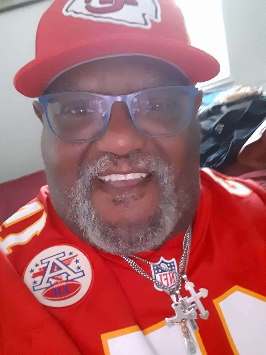 kirsmu's tweet image. jersey day at church  beautiful sermon and Gladys sung roof off. H #jesusisreason #forseason #fellowshiphall #gotmy Plate