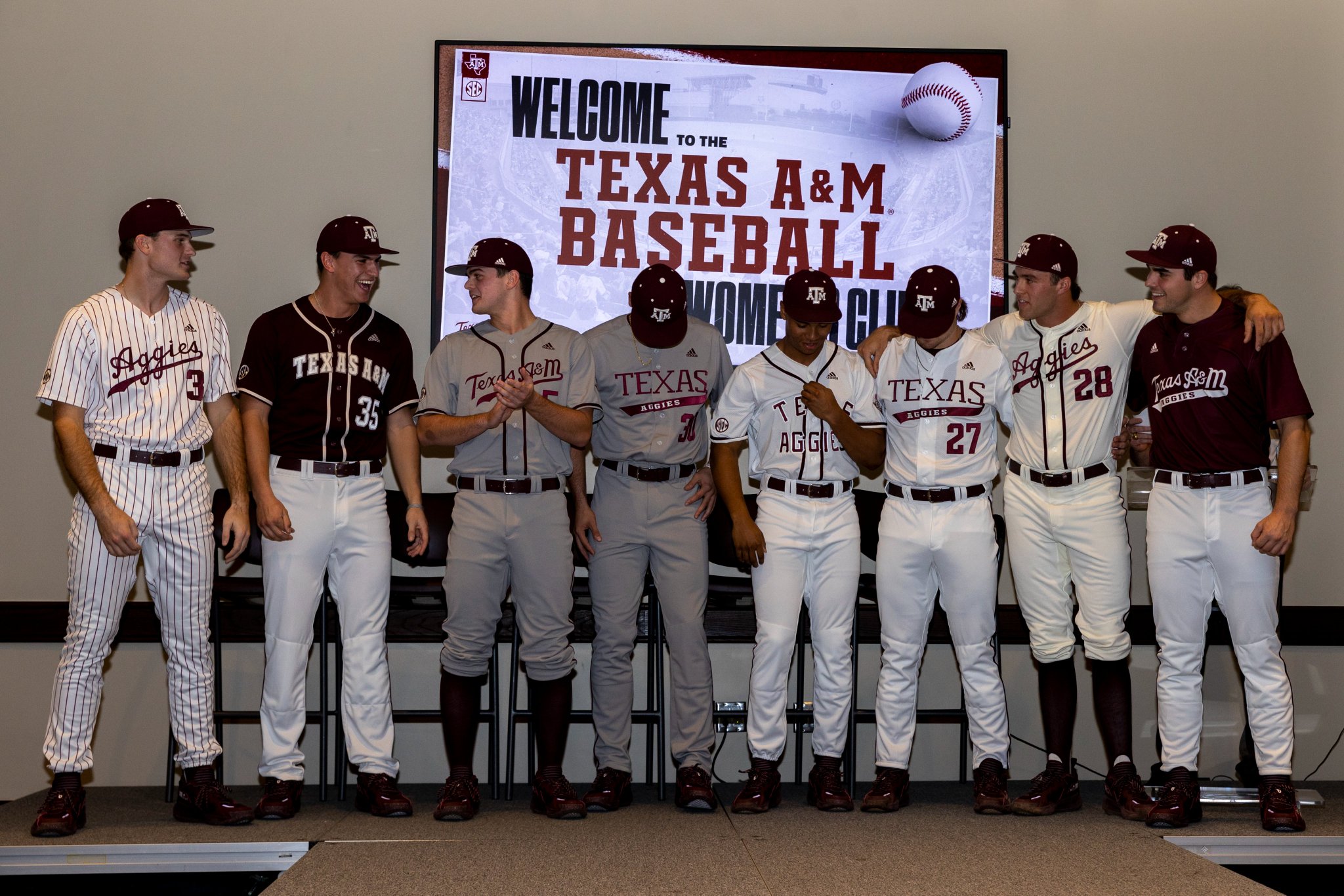 Texas A&M Baseball on X: 𝗧𝗛𝗘 𝟮𝟬𝟮𝟮 𝗨𝗡𝗜𝗙𝗢𝗥𝗠𝗦   / X