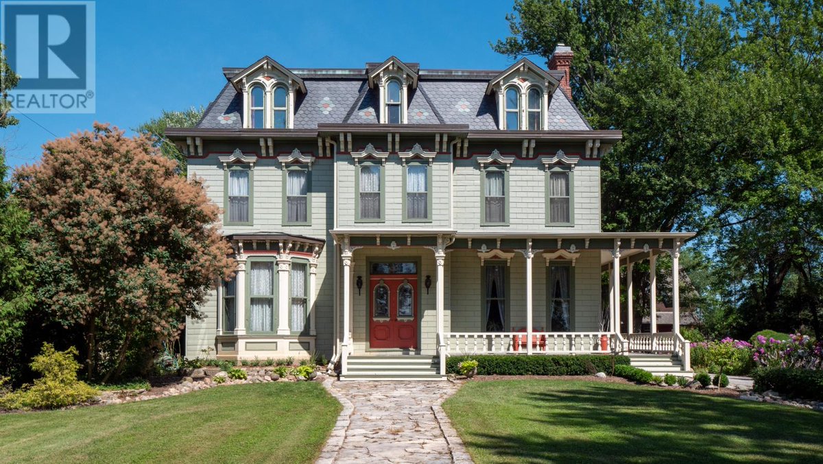 SuzanneStiers's tweet photo. @wrsarchitects There are so many, but what about the Thomas Ouellette Manor on Front Rd. N. in Amherstburg! https://t.co/UUmhk87Kui