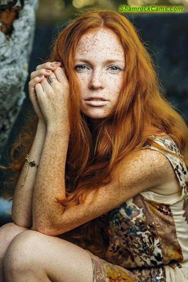 Beautiful Redheads and Freckle girls tweet media