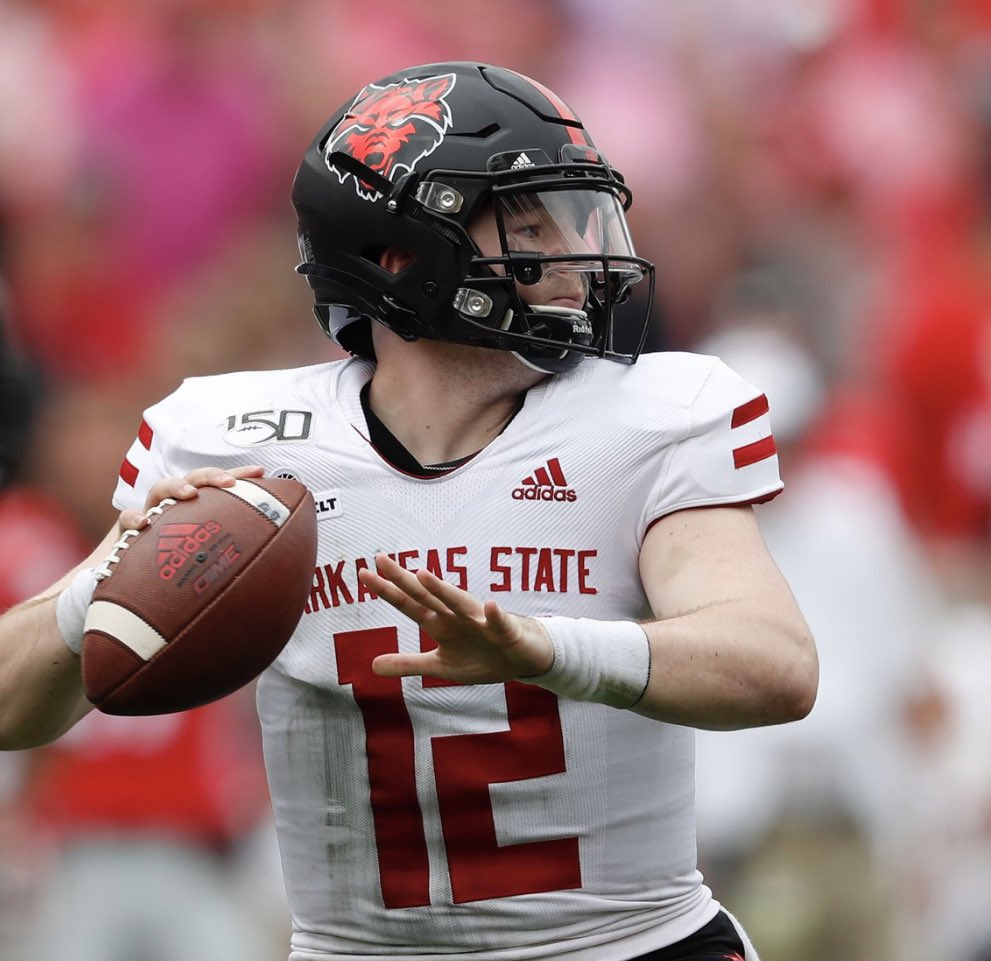 After a great conversation with <a href="/CoachHeck_/">Keith Heckendorf</a> I’m extremely blessed and excited to say I’ve received an offer from <a href="/AStateFB/">Arkansas State Football</a> 🔴⚫️🐺 <a href="/CoachButchJones/">Butch Jones</a> #wolvesup