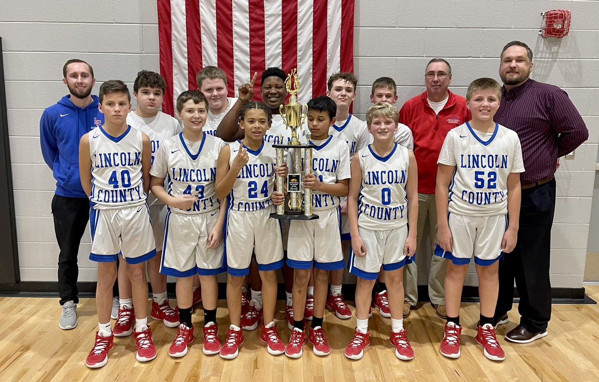 ebayguruEric's tweet photo. 🚨🚨🚨 So proud of my 6th &amp; 8th grade teams tonight! Both Salt River Conference Champions!!!

🏀🏀🏀 Lincoln County Middle School Boys Basketball 🏀 🏀🏀 https://t.co/f1LVIS41Iw