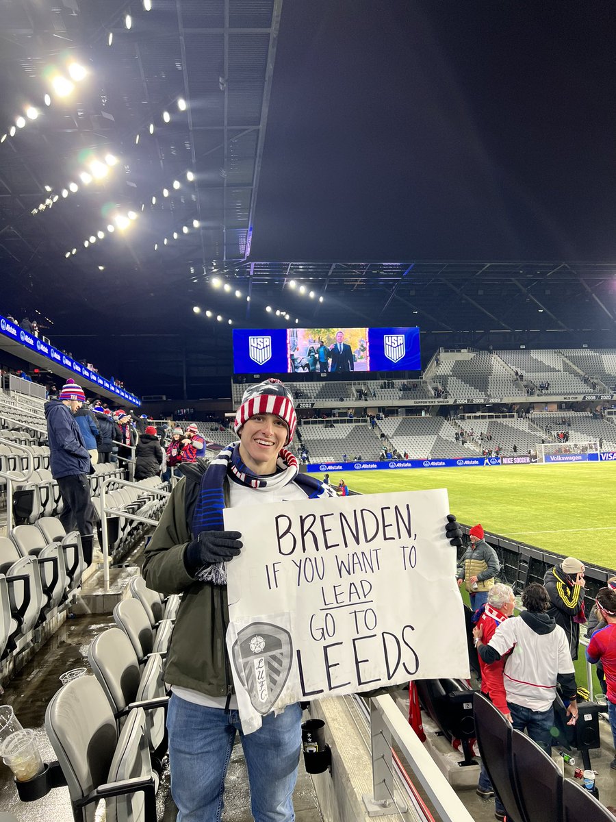 LesEdmondson's tweet photo. Hey @LUFC , can confirm @AaronsonBrenden appreciated our sign!! Hopefully he will be at Elland Road soon! @USAMNT #Leeds #LeedsUnited #EPL #BrendenAaronson #USAMNT https://t.co/kQUlN1FBmO