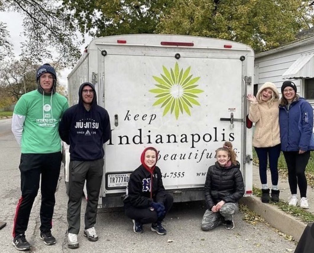 aporegionh's tweet photo. #tbt to all of these amazing service projects our chapters planned last semester for National Service Week! November 2021 Theme: Environment 💙💛 #aporegionh #aponsw https://t.co/vdDXDug407