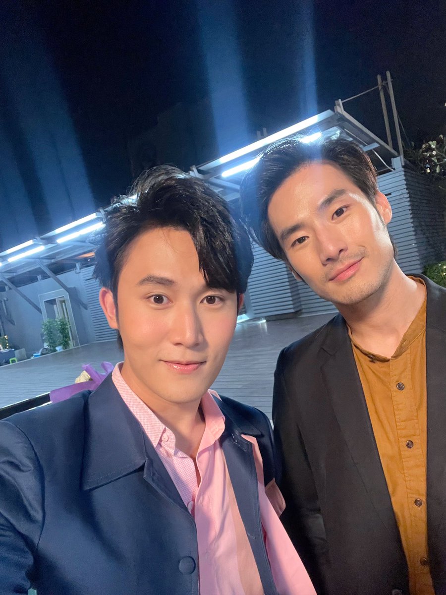 Famechawin's tweet photo. สวัสดีครับ พี่ปอ ... ☺️ @cmcamel #MyrideEp1 #MyRideTheSeries https://t.co/SJnEZmMggF