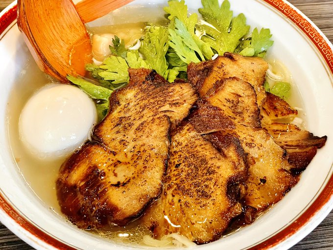 お腹すいたので本丸亭の塩豚トロチャーシューラーメン 