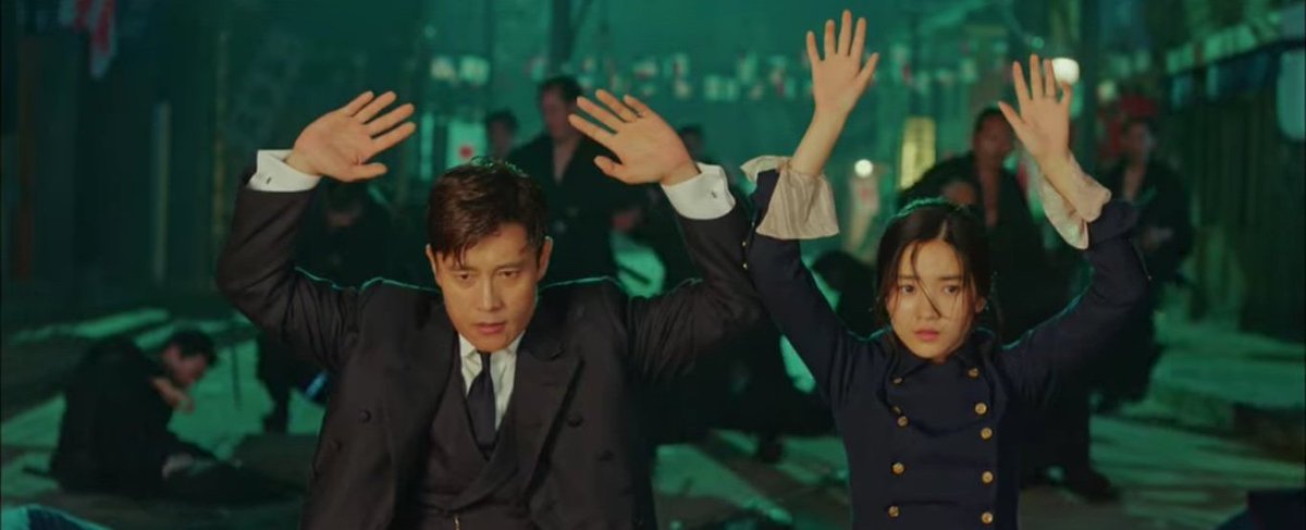 vousdivoyez's tweet photo. started watching mr. sunshine with zero expectation but now it turned out to be one of my top3 kdramas! every aspect about this masterpiece is perfect but how they delivered a romantic scene in the most thrilling yet painful way is what makes me obsessed. forever love #MrSunshine https://t.co/clwPrJlrFY
