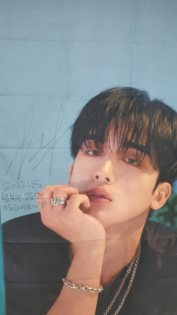 yohanholic's tweet photo. 여기가 요한천국😍
나가기 싫다🥲
pvc포토카드 너무 맘에들규

#김요한 #KIMYOHAN #Illusion 
#메이크스타럭키드로우 https://t.co/xu00OexF0T