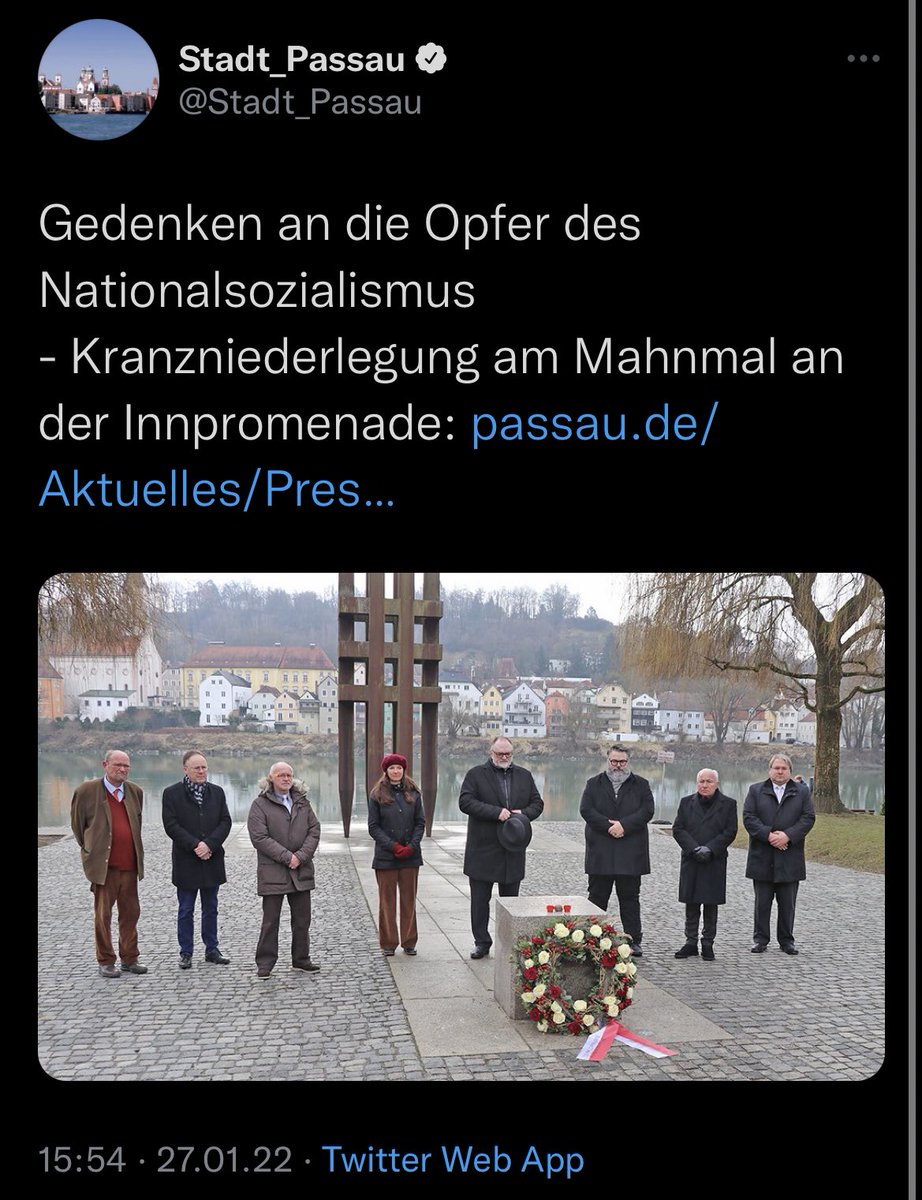 Simmerl19's tweet photo. Beim SWR abgesetzt, am 26.02.2022 in der Redoute #Passau: #LisaFitz
Das ist OK. Für OB #Dupper, Bgm. Rother, für das Scharfrichterhaus unter Matthias Ziegler und weite Teile der Stadtgesellschaft.
Aber schön Kränze ablegen am #HolocaustGedenktag 😡
#WeRemember #NieWieder https://t.co/Pv1LIWmArN