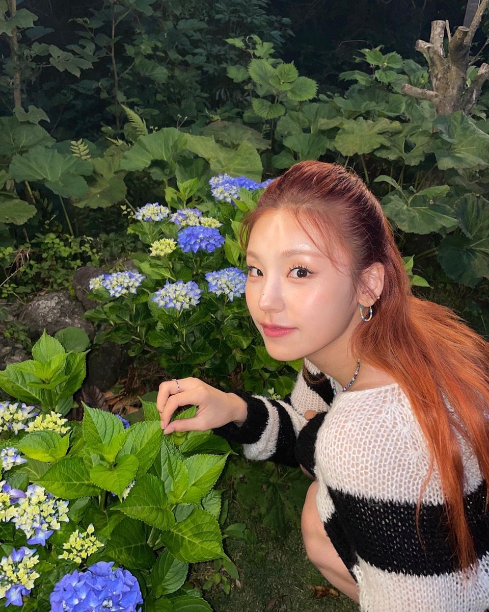 🌿

#ITZY #있지 #MIDZY #믿지 #CRAZYINLOVE #LOCO
#ITZYComeback #예지 #Yeji