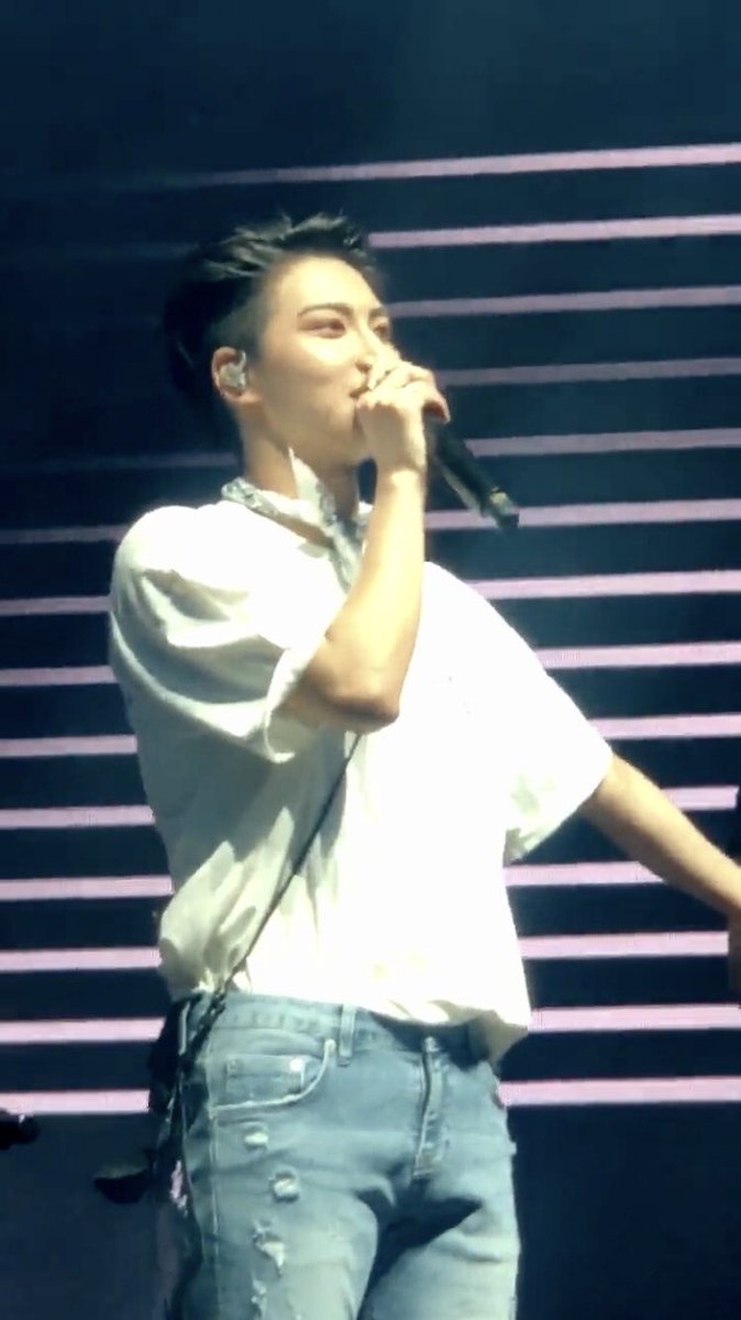 nobodylikehwa's tweet photo. 220127 | #SEONGHWA ending ment 

#ATEEZWORLDTOUR2022 #ATEEZinDallas https://t.co/jJ41nf5KgX